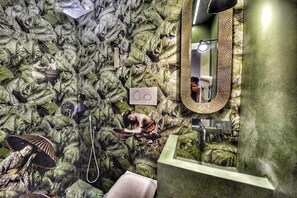 Shower, hair dryer, towels, soap - Domus D'Angelo B&B (Formia)