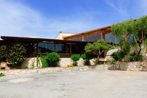 Ubetjent parkering (inkludert)