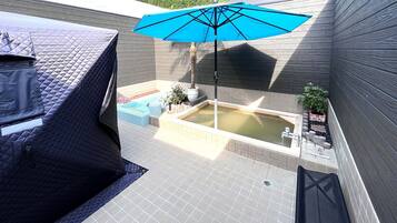 Bañera y ducha independientes, bañera con aguas termales