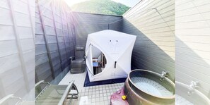 (102-106) 温泉旅館グランピング 露天風呂・テントサウナ付き | バスルーム | 個別の浴槽とシャワー、温泉浴槽、バスアメニティ (無料)、ヘアドライヤー