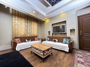 Televisión LCD 55 pulgadas con canales de televisión vía satélite