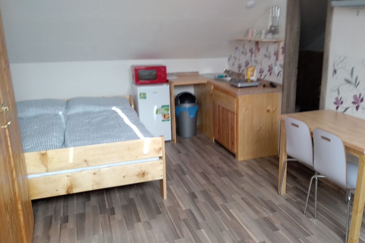 Free WiFi, bed sheets, wheelchair access