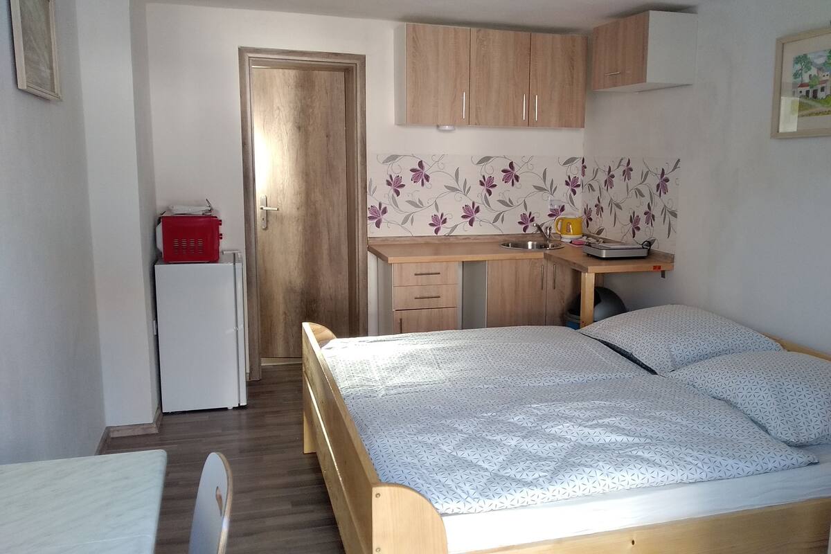 Fridge, microwave, cookware/dishes/utensils