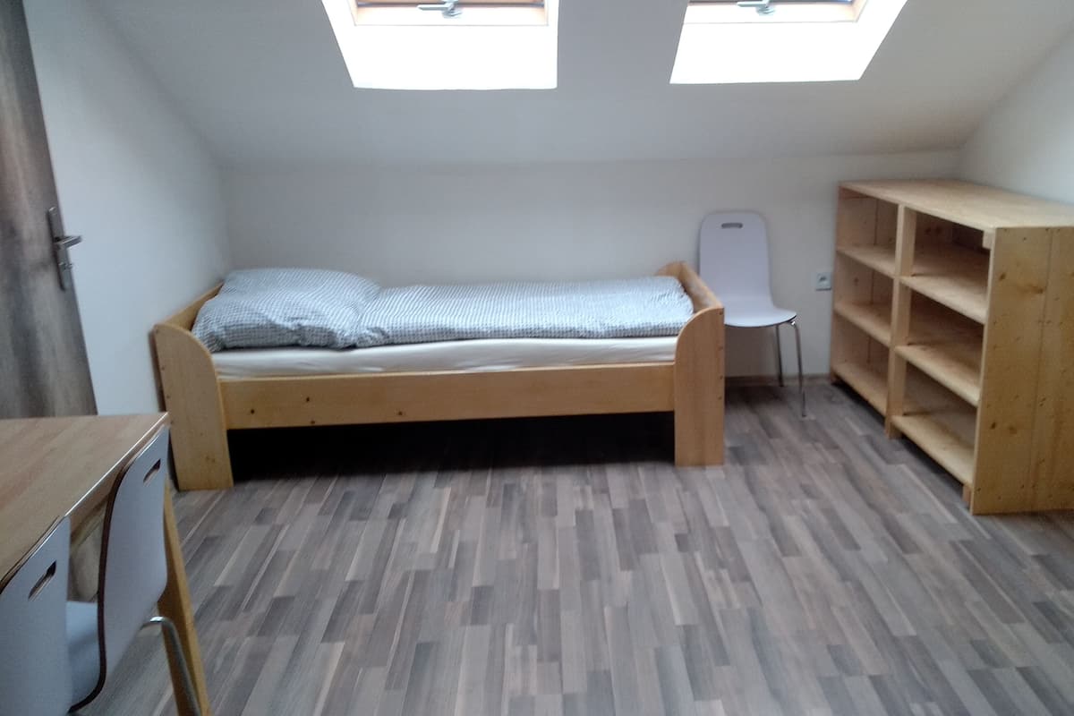 Free WiFi, bed sheets, wheelchair access