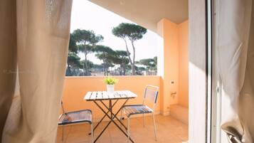 Villa, 5 Bedrooms | Balcony