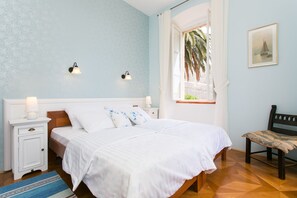Triple Room, Sea View | Premium bedding, free WiFi, bed sheets - Rooms Posat (Dubrovnik)