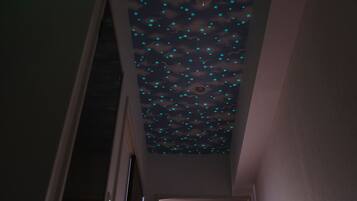 A ceiling with a starry pattern.