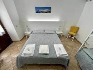 Vierbettzimmer | Kostenloses WLAN, Bettwäsche