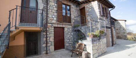 Apartment, 1 Bedroom | Terrace/patio