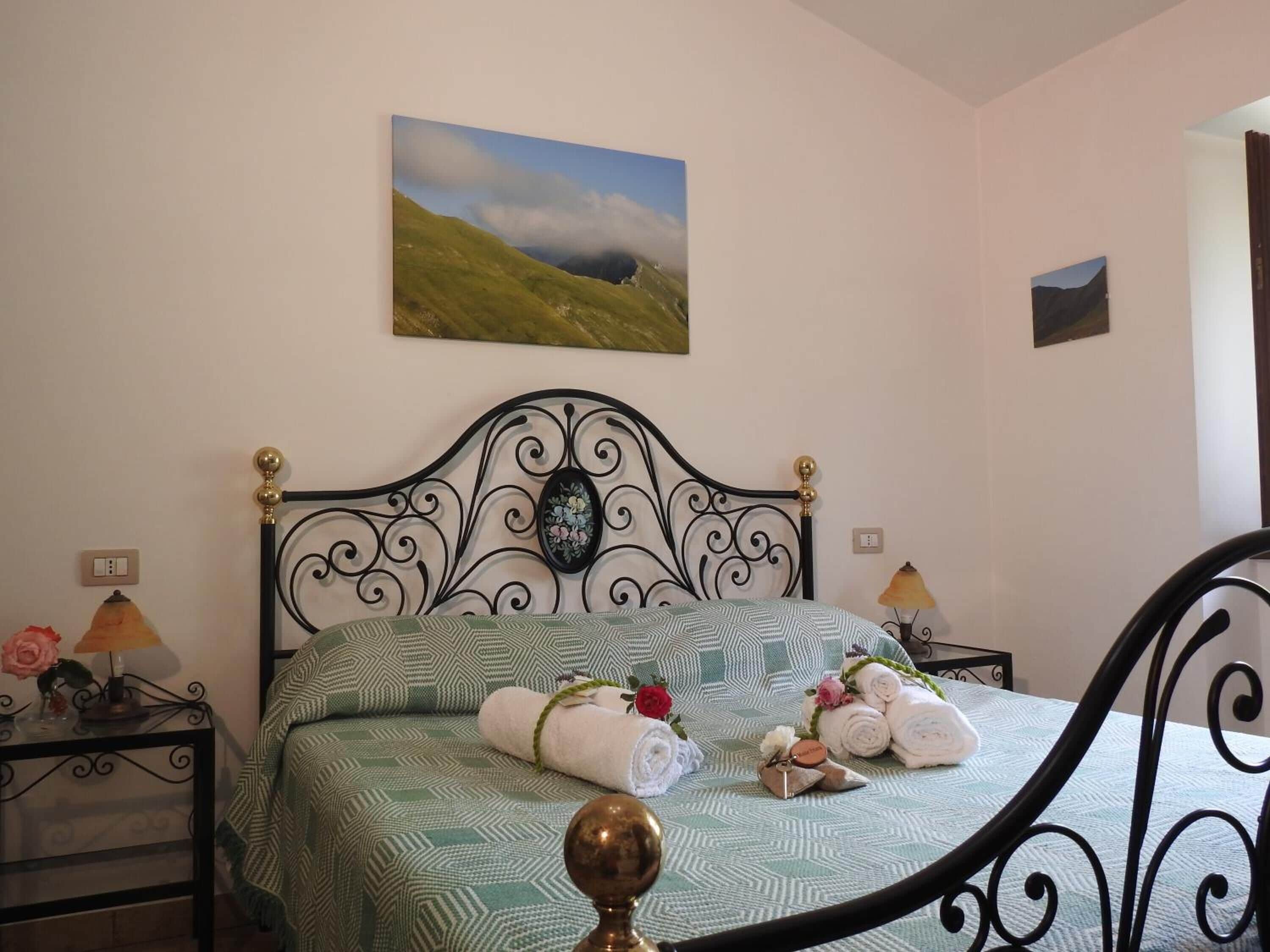 WiFi (無料)、ベッドシーツ