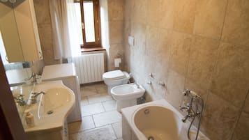 Ducha, cabezal de ducha tipo lluvia, secador de pelo, bidet