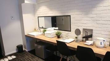 Chambre avec lits jumeaux (Double Beds, Bath/Toilet Separated)