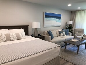 Safe på rommet, strykejern/-brett, wi-fi (inkludert) og sengetøy