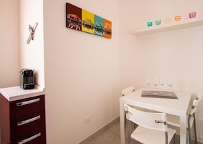 Family Apartment, 2 Bedrooms | In-room dining - Acquadimare (Viareggio)