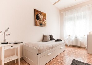 Family Apartment, 2 Bedrooms | 2 bedrooms, iron/ironing board, free cribs/infant beds, free WiFi - Acquadimare (Viareggio)