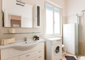 Family Apartment, 2 Bedrooms | Bathroom | Shower, rainfall showerhead, free toiletries, hair dryer - Acquadimare (Viareggio)