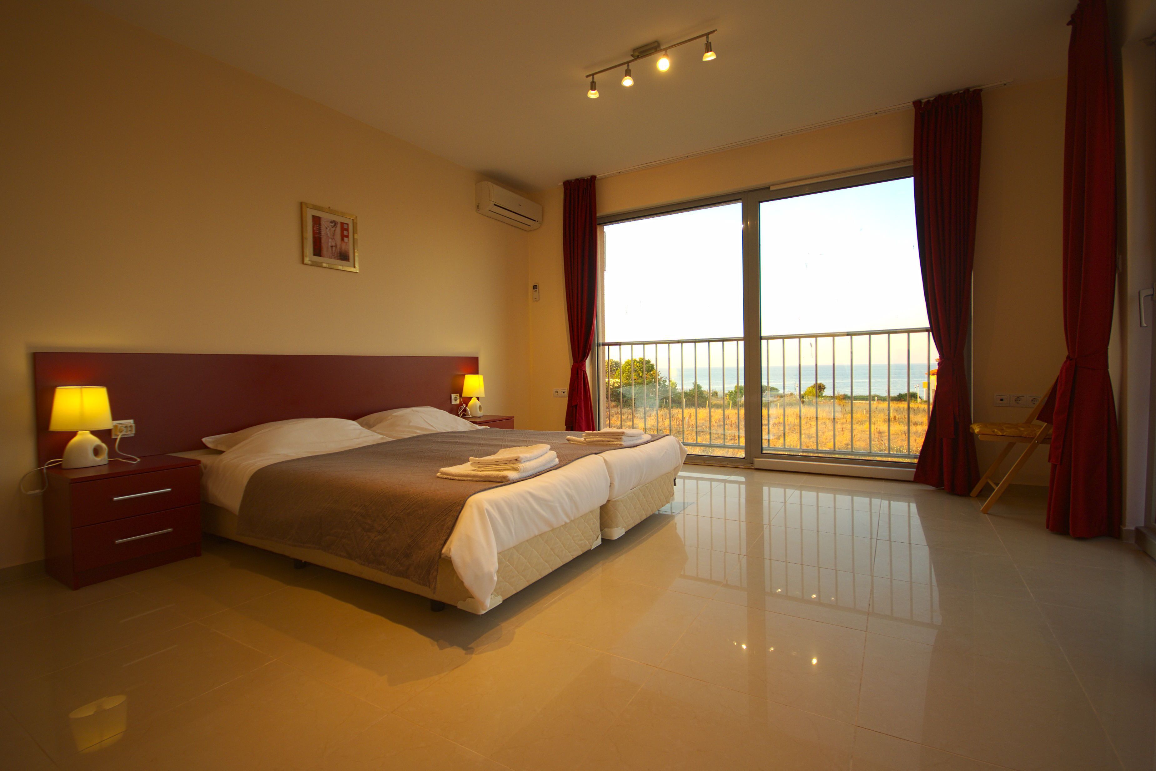 Penthouse, 3 Bedrooms, Balcony, Sea View | Individually decorated, individually furnished, desk, laptop workspace