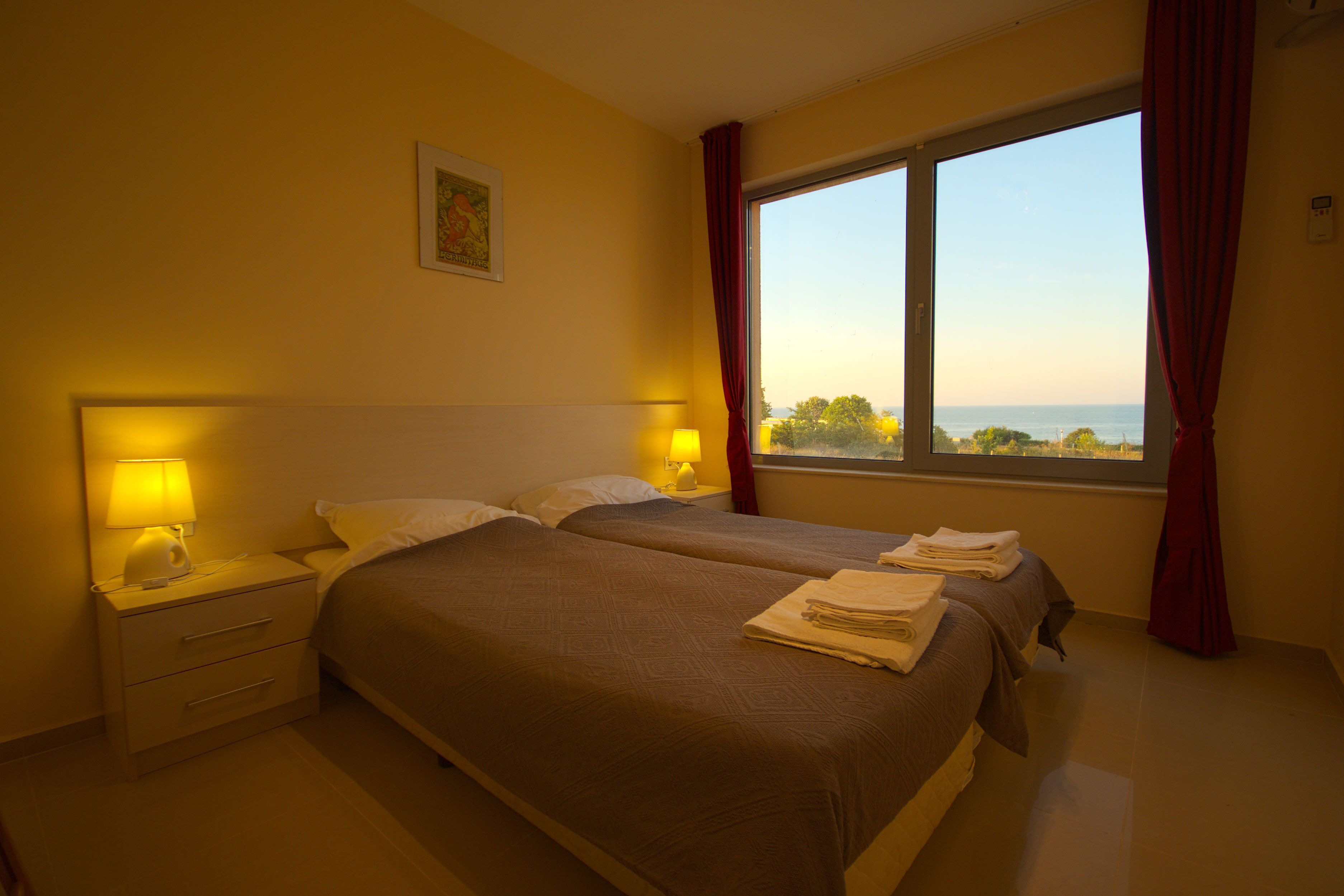 Penthouse, 3 Schlafzimmer, Balkon, Meerblick | Individuell dekoriert, individuell eingerichtet, Schreibtisch