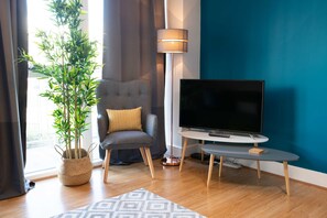 Business Apartment | Living area | Smart TV - Park Central - One (Birmingham)