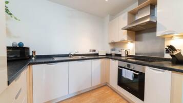 Electric kettle, cookware/dishes/utensils