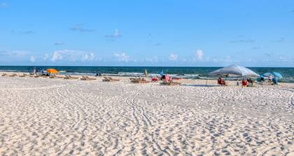 🥳 Early Bird Sale. First 2! Gulf & Golf, West. Beachfront. Resort! 7 Pools. Tennis. Golf. 5 BR.