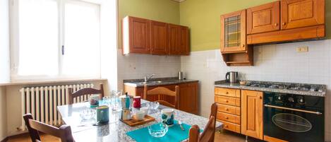 公寓, 2 間臥室 | 私人廚房 | 大型雪櫃/冰箱、焗爐、爐具、多士爐