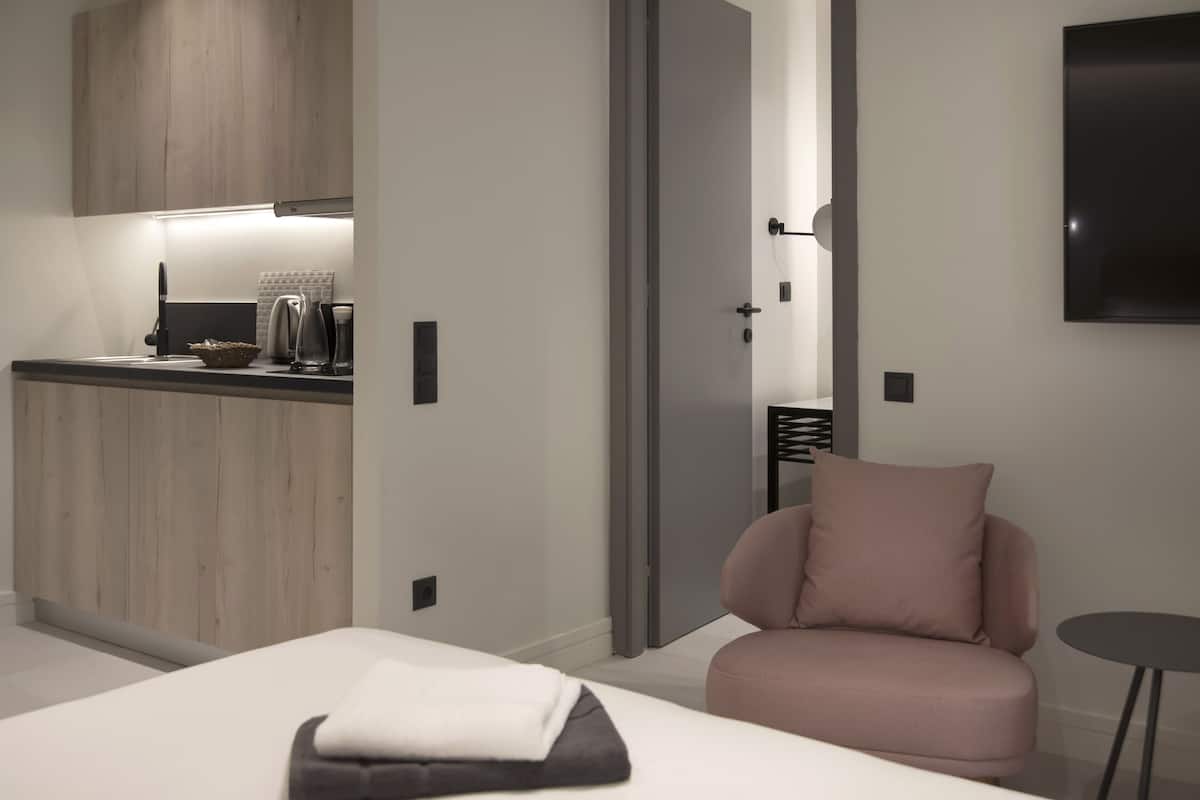 Kamar Double Deluks, lantai dasar | 1 kamar tidur, seprai Frette Italia, dan seprai premium
