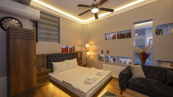 Design Studio Suite, Multiple Beds | 1 bedroom, premium bedding, in-room safe, laptop workspace