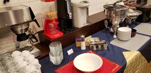 Tägliches Frühstücksbuffet (600 JPY pro Person)