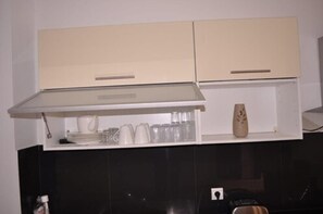 Apartment, 2 Bedrooms | Private kitchen | Full-size fridge, microwave, stovetop, dishwasher - Appartement Gueliz (Marrakech)