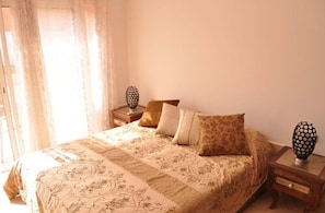 Apartment, 2 Bedrooms | 2 bedrooms, blackout drapes, iron/ironing board, free WiFi - Appartement Gueliz (Marrakech)