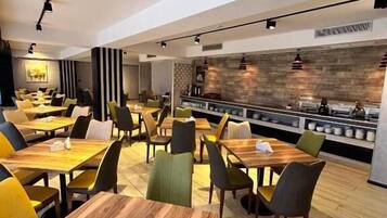 Desayuno buffet incluido todos los días