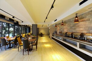 Desayuno buffet incluido todos los días 