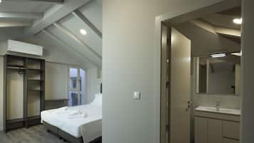 Phòng 3 tiện nghi đơn giản | Phòng tắm | Buồng tắm vòi sen, vòi sen phun mưa