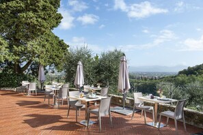 Aperto a colazione, pranzo e cena