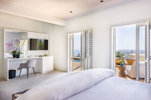 Kahden hengen luksushuone, valtamerinäköala | Tallelokero huoneessa, työpöytä