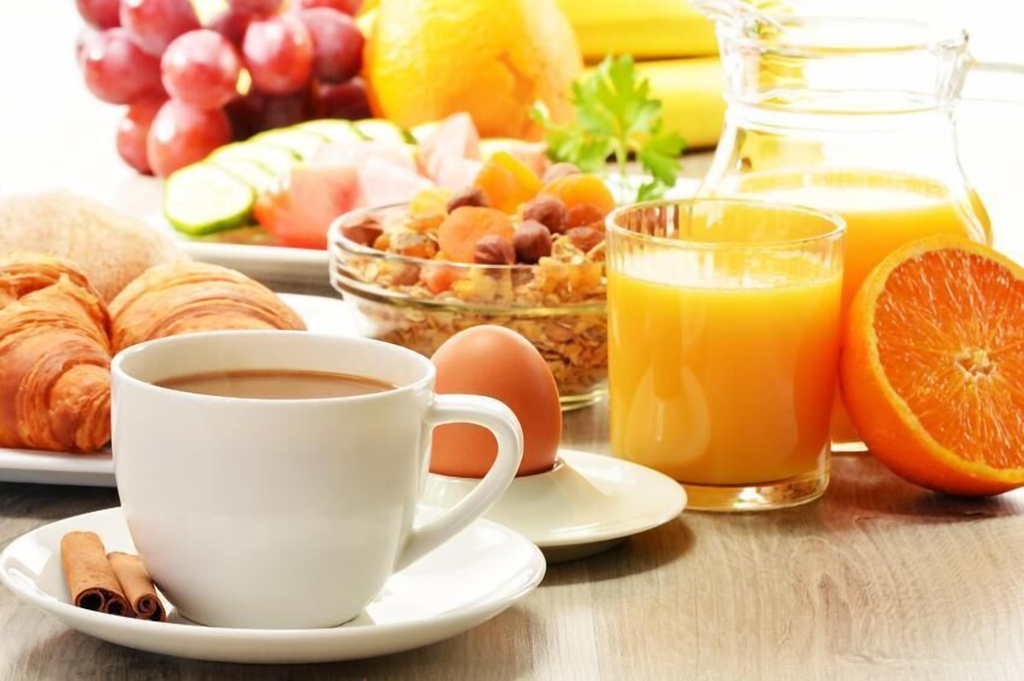 daily buffet breakfast (eur 14 per person)