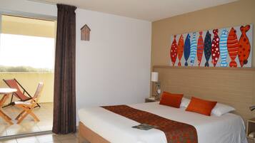 Comfort Double Room | 1 bedroom, in-room safe, desk, blackout curtains