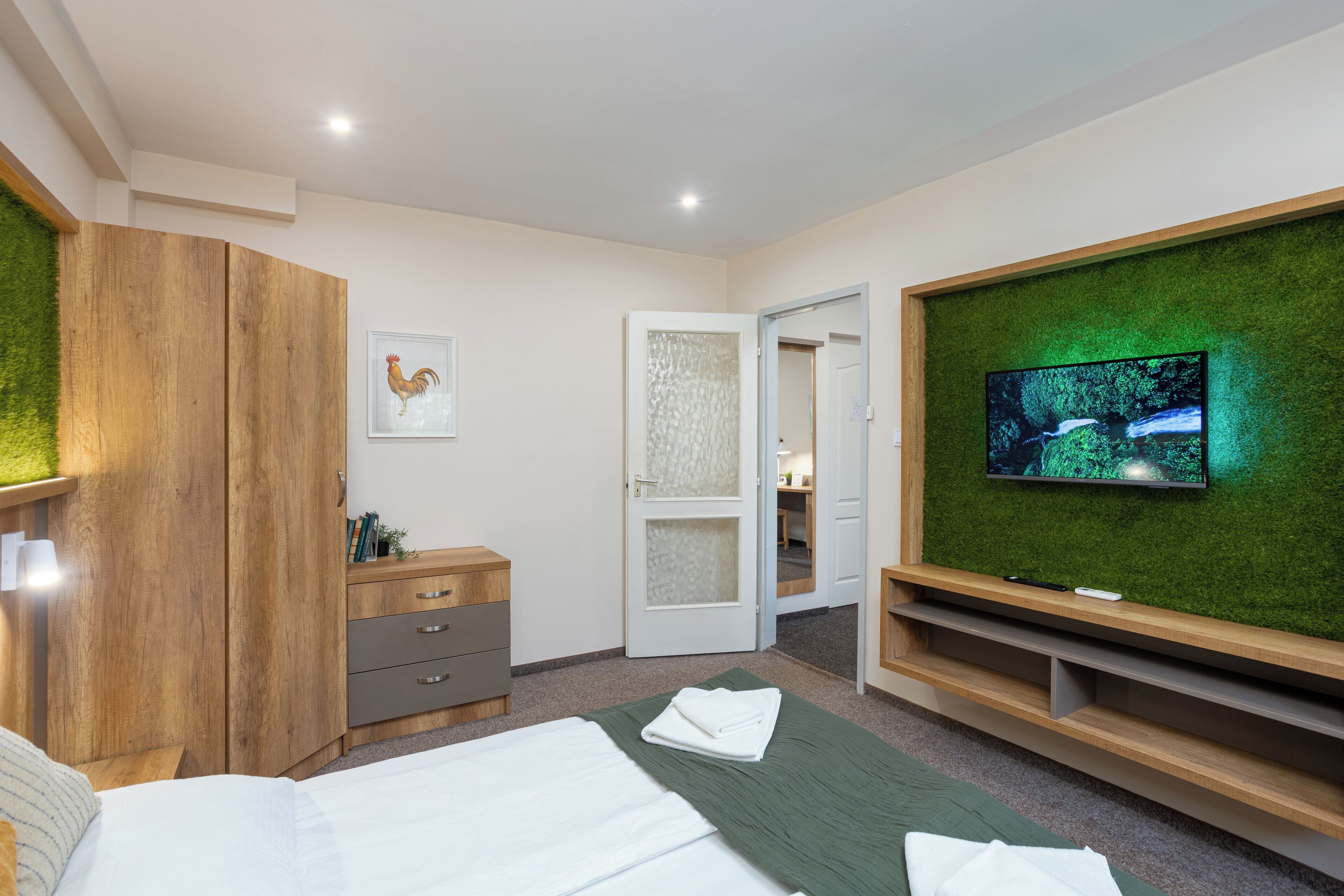 家庭客房, 多張床 | 書桌、筆電工作空間、床單