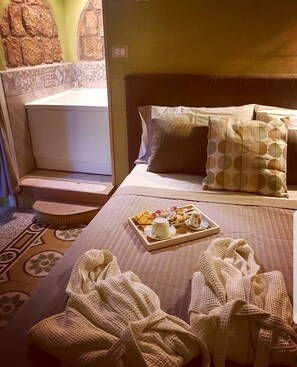 Chambre Double, baignoire à jets (Suite Ischia) | Wi-Fi gratuit, draps fournis