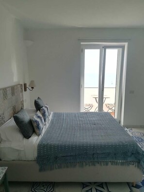 Panoramic Double Room, Balcony, Sea View (Stair Access Only) | Minibar, in-room safe, blackout drapes, iron/ironing board - Torre Elisea (Minori)