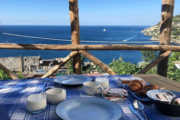 Daily cooked-to-order breakfast for a fee