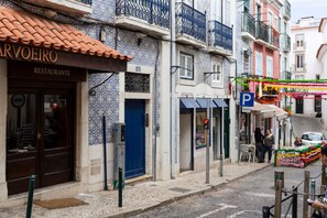 Vista frontal de la propiedad