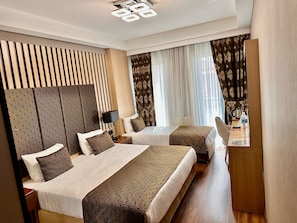 Superior Triple Room | Egyptian cotton sheets, premium bedding, Tempur-Pedic beds, minibar