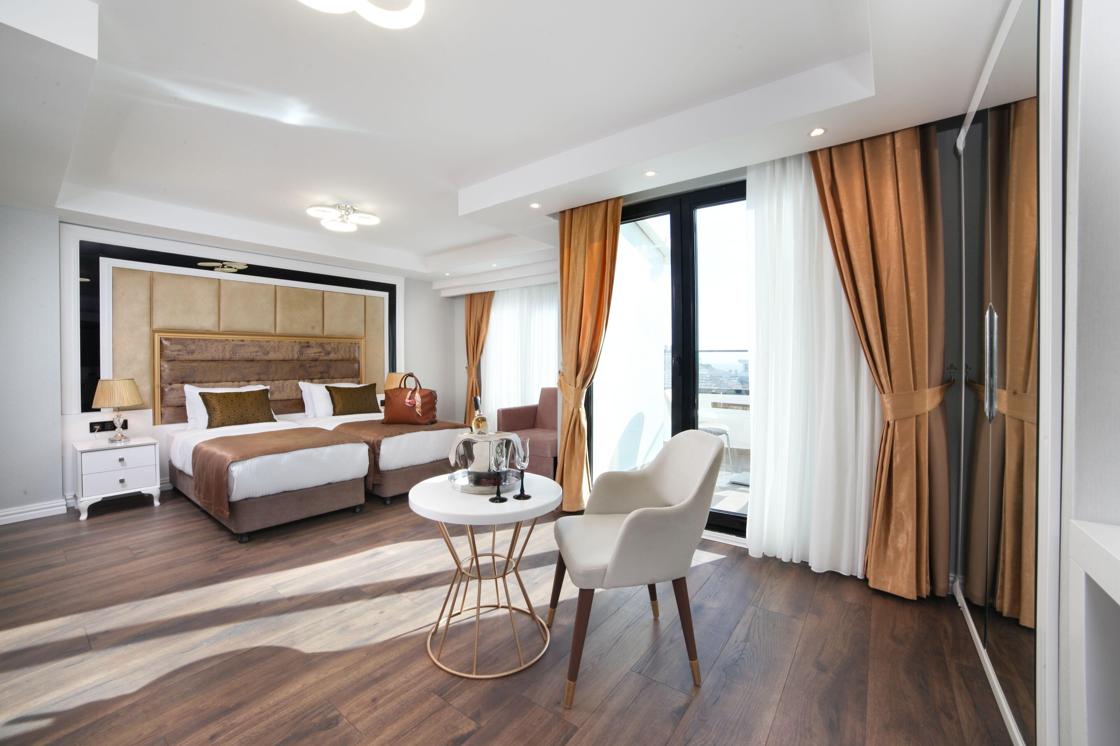 Junior Studio Suite | Living area | 40-inch LCD TV with satellite channels, LED TV