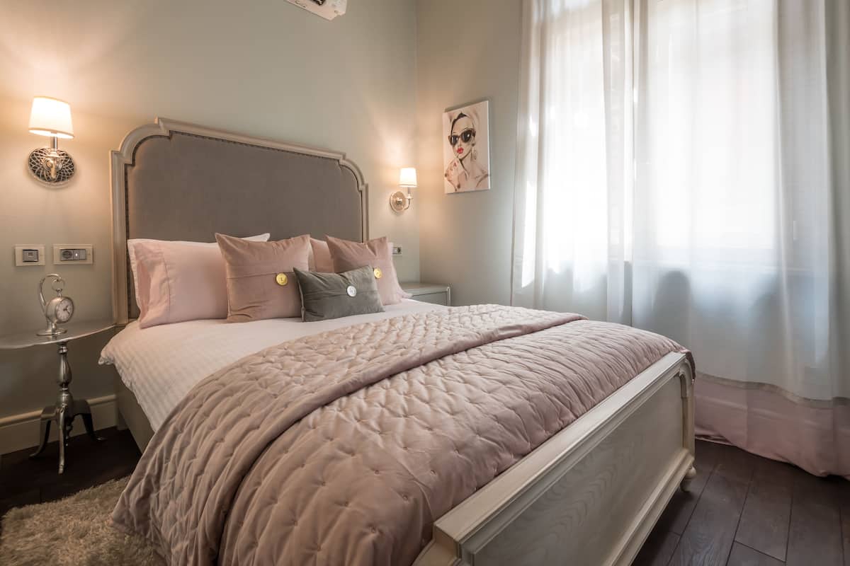 Design Double Room | 1 bedroom, minibar, in-room safe, individually decorated