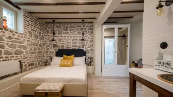 Phòng đôi (Basement) | 1 phòng ngủ, minibar, két bảo mật tại phòng, trang trí khác biệt