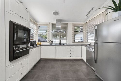 Bakers Retreat - located at New Town