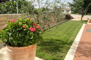 Garden - Apartments Villa Ela (Umag)