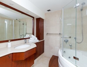 Apartment | Bathroom